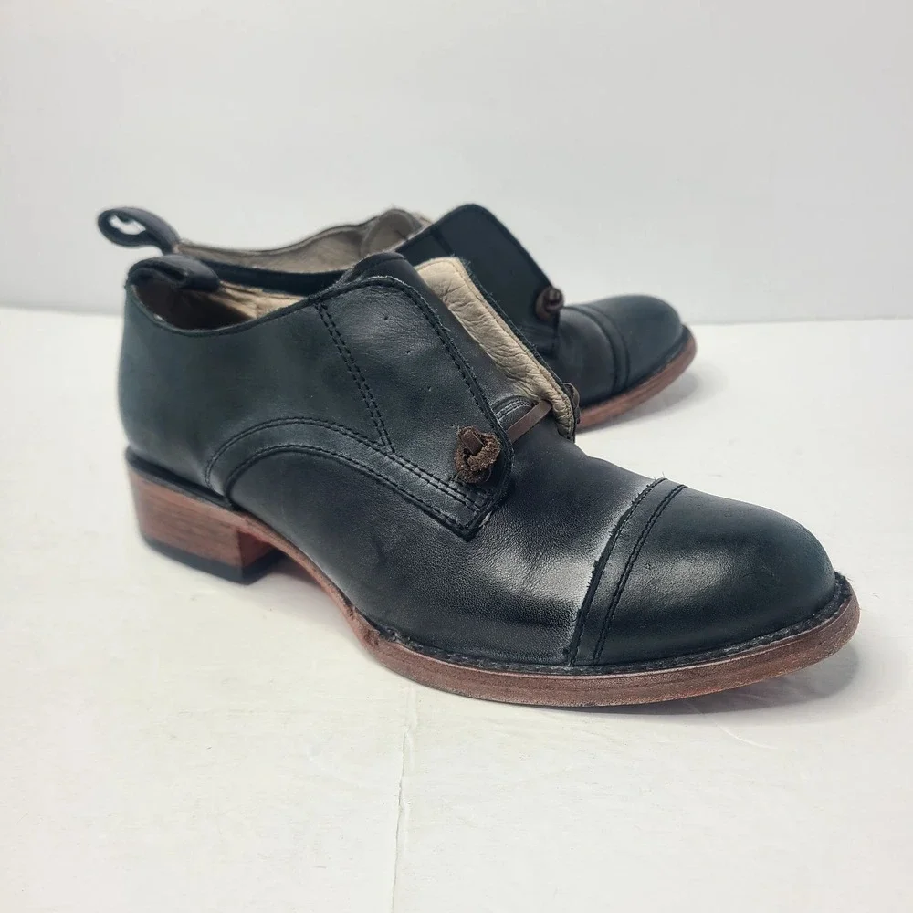 Freebird Mabel‎ Black Leather Distressed Oxfords Low Boots Women Size 7 Slip On